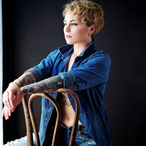 💯 Posh Ambassador! 💋 - Picture 3 of 3